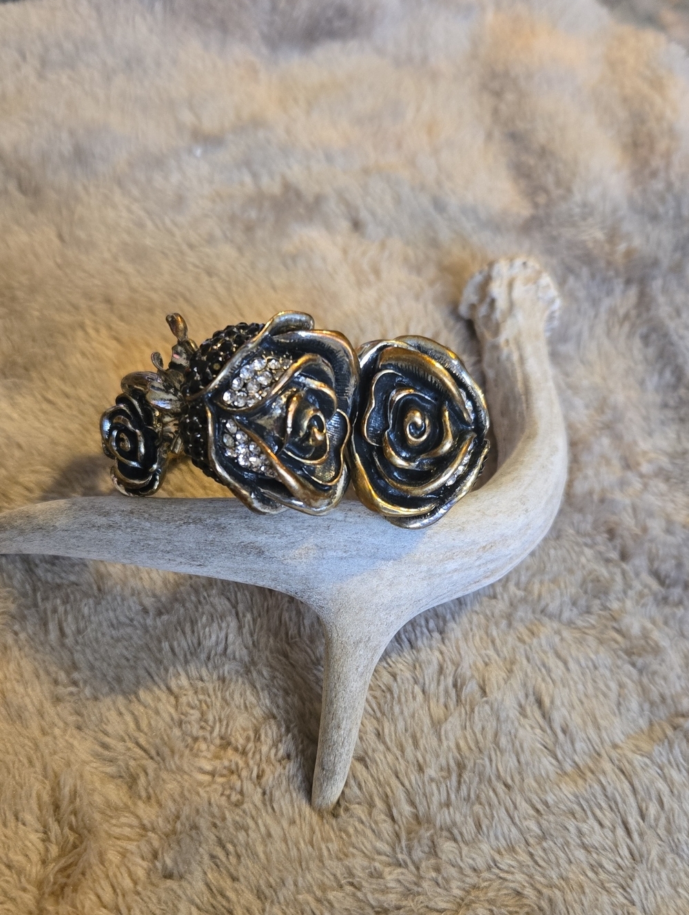 Vintage-Inspired Double Rose Statement Bracelet - Silver Tone